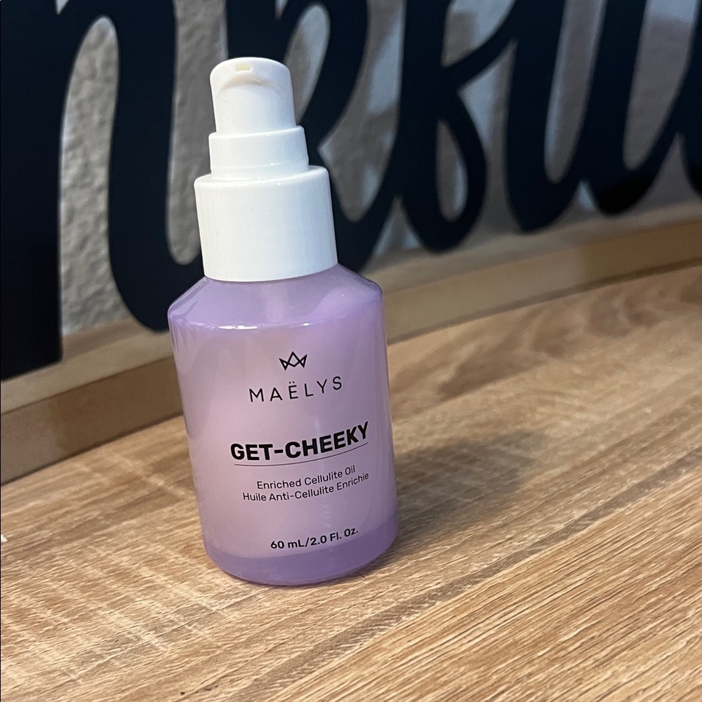 MAËLYS Get-Cheeky Enriched Cellulite Oil - Purple